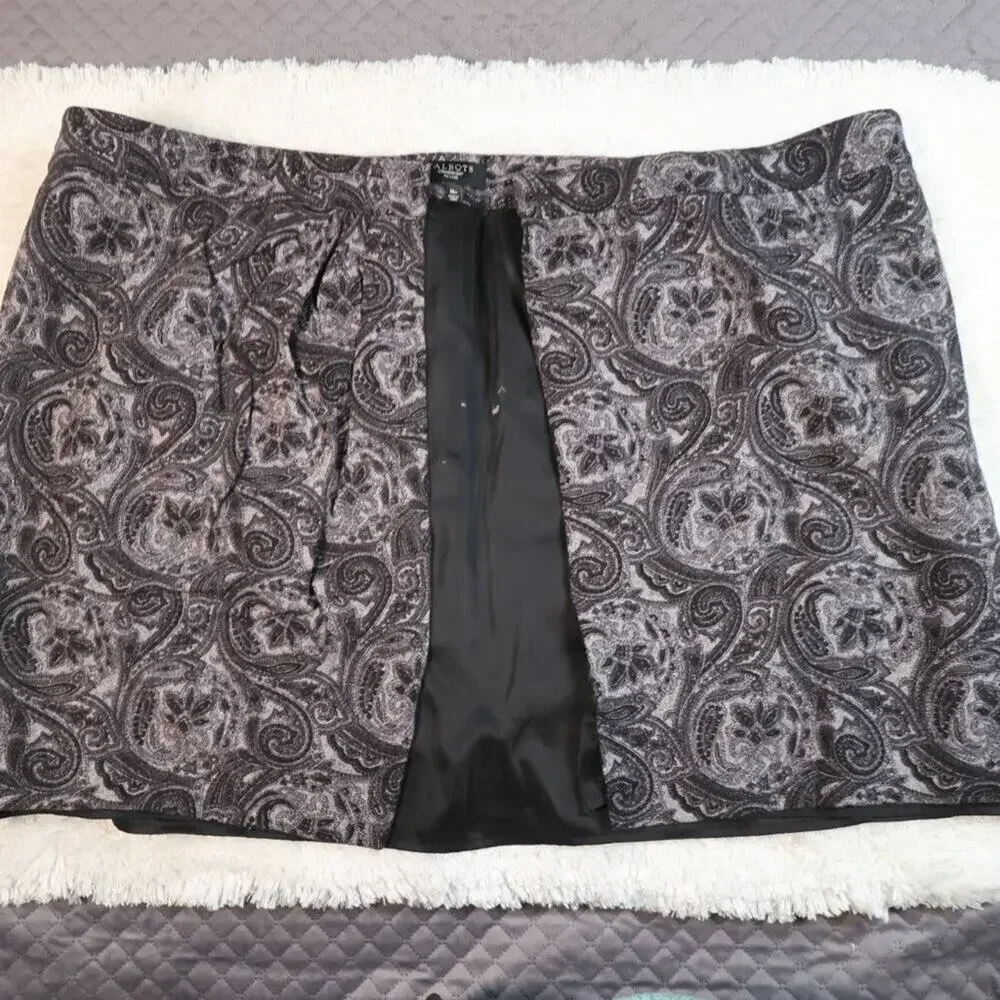 Talbots Wool Blend Floral Wrap Mini Skirt 12P Black Gray Jacquard - Picture 8 of 13